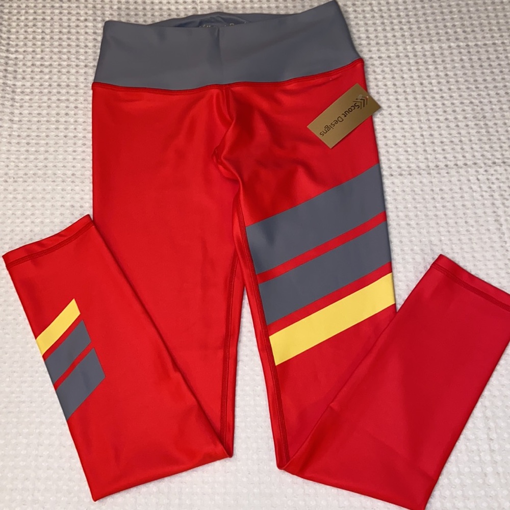 NEW! $78 SCOUT DESIGNS Chevron Stripe Leggings M & L Red Gray Yellow